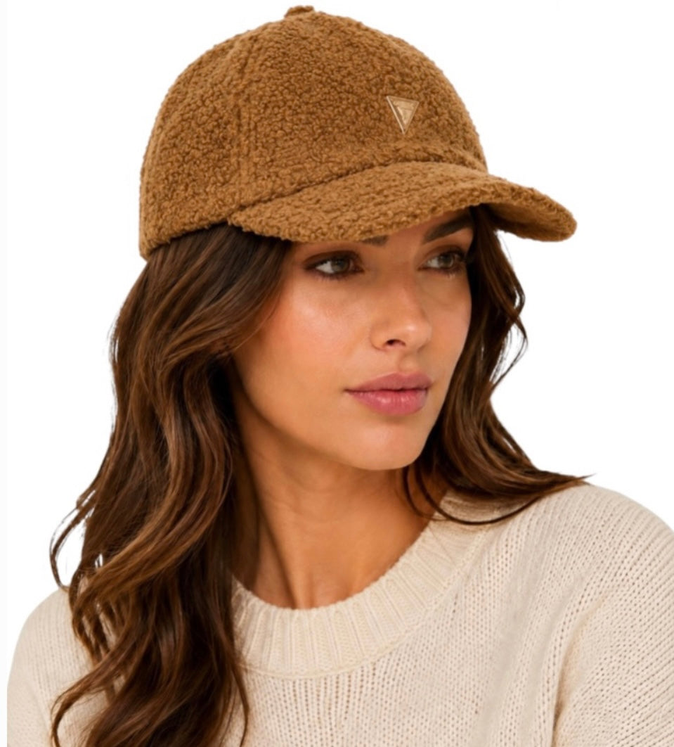 Guess Teddy Baseball Cap. AW5626POL01