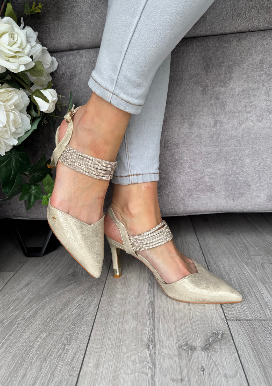 Wishaw Gold Sparkle heel