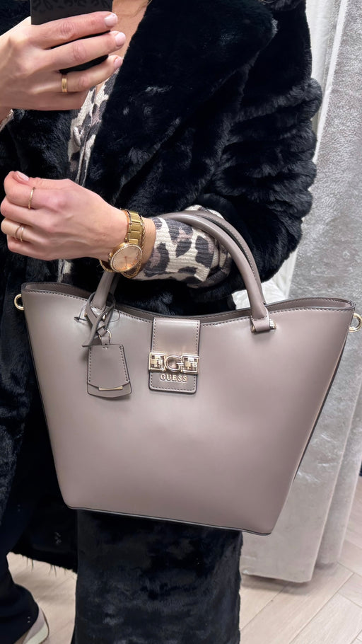 Guess bag VG989122
DARK TAUPE JANE