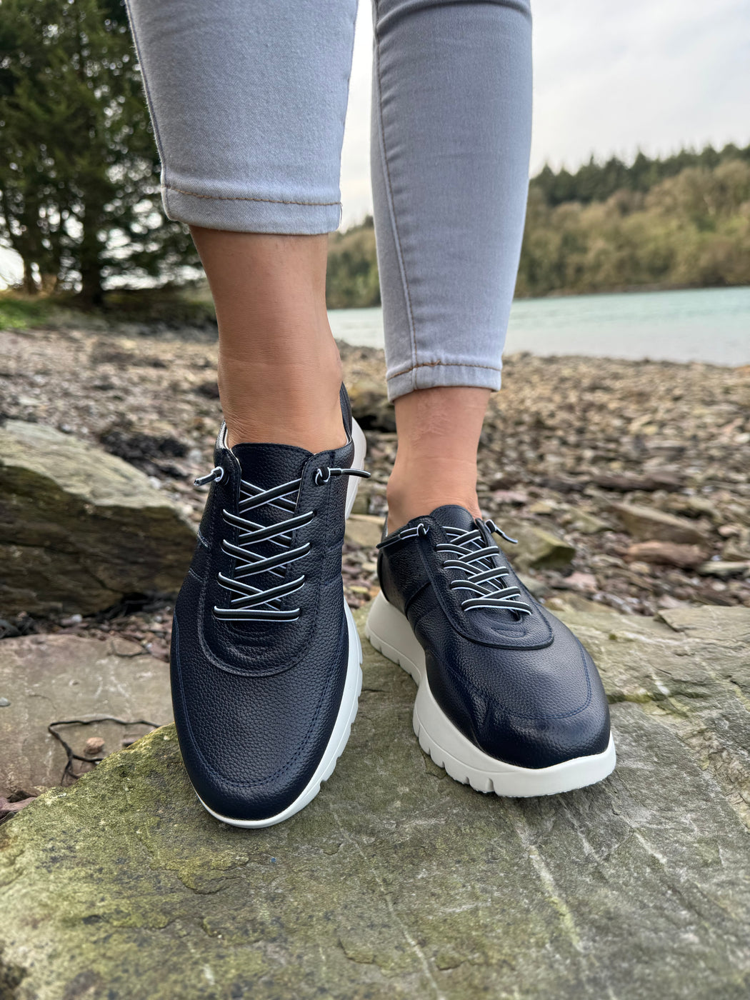Kamoeni one cobalt sneaker