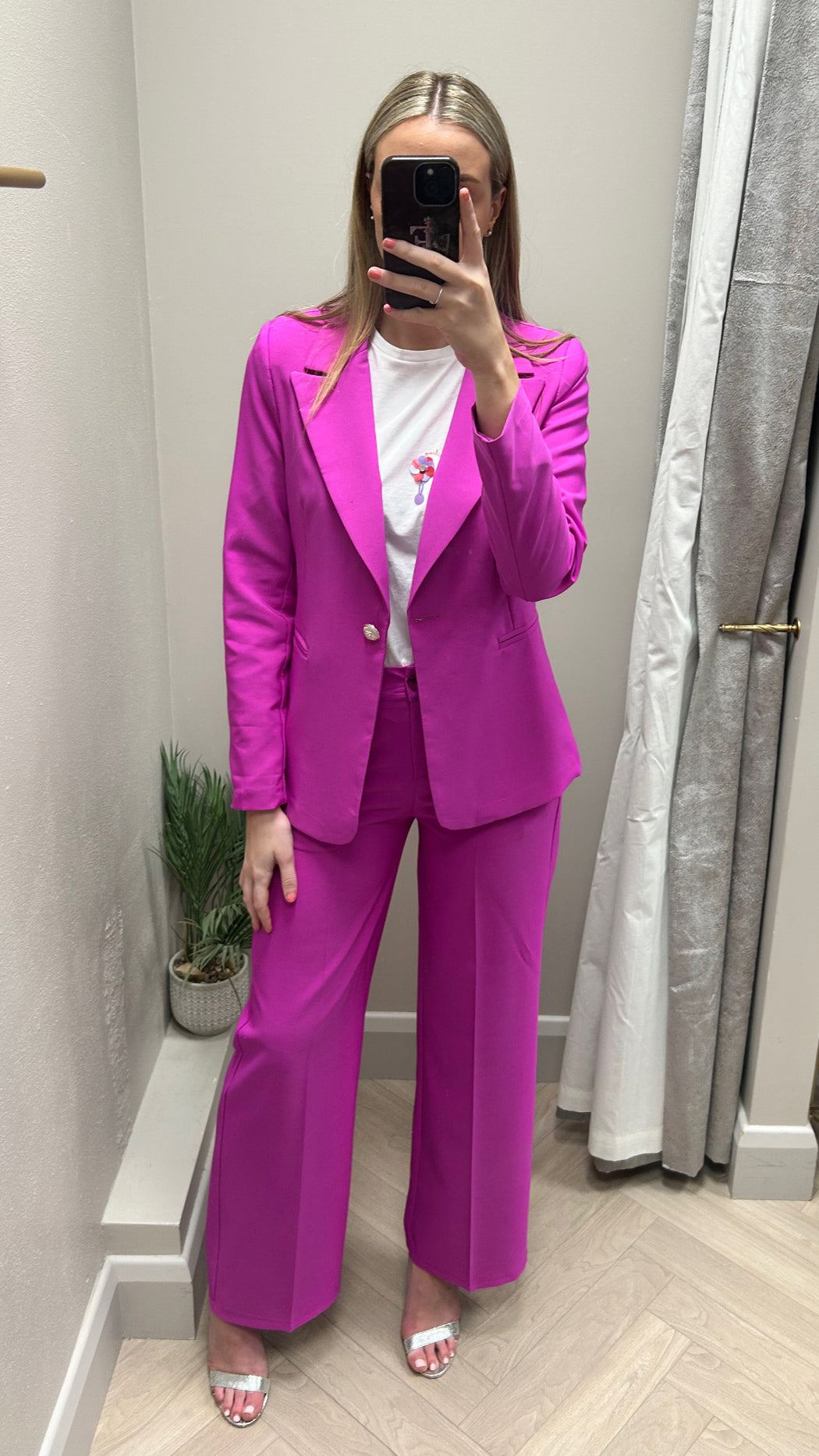 Sydney majenta  pink suit