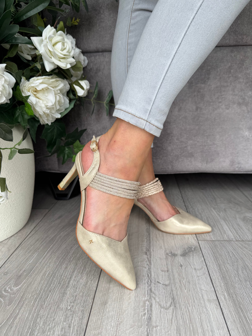 Wishaw Gold Sparkle heel