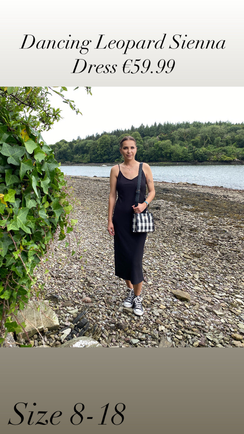 SIENNA MIDAXI DRESS IN BLACK