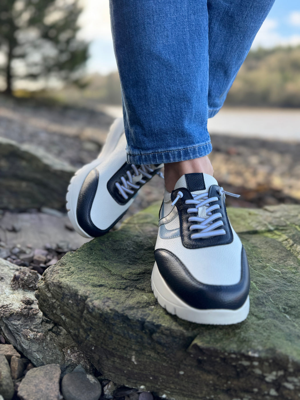 Akan one cobalt sneaker