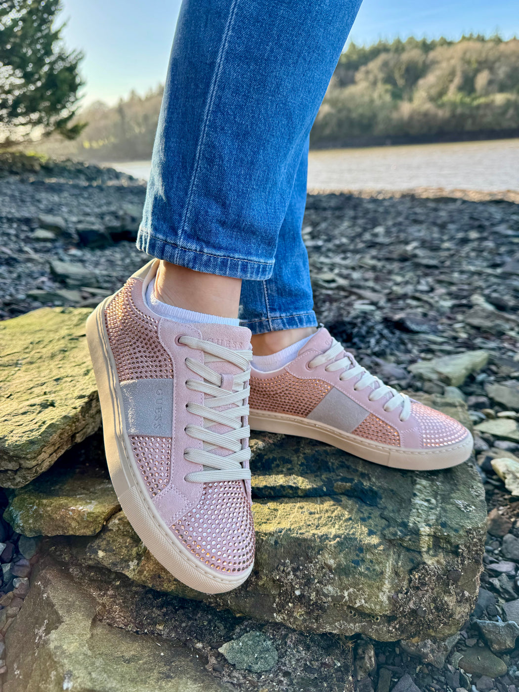 Guess pink diamanté sneaker flptodsue12