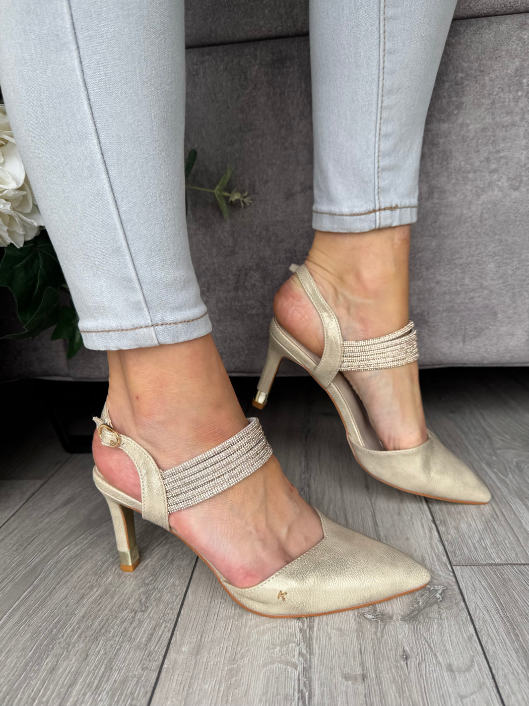 Wishaw Gold Sparkle heel