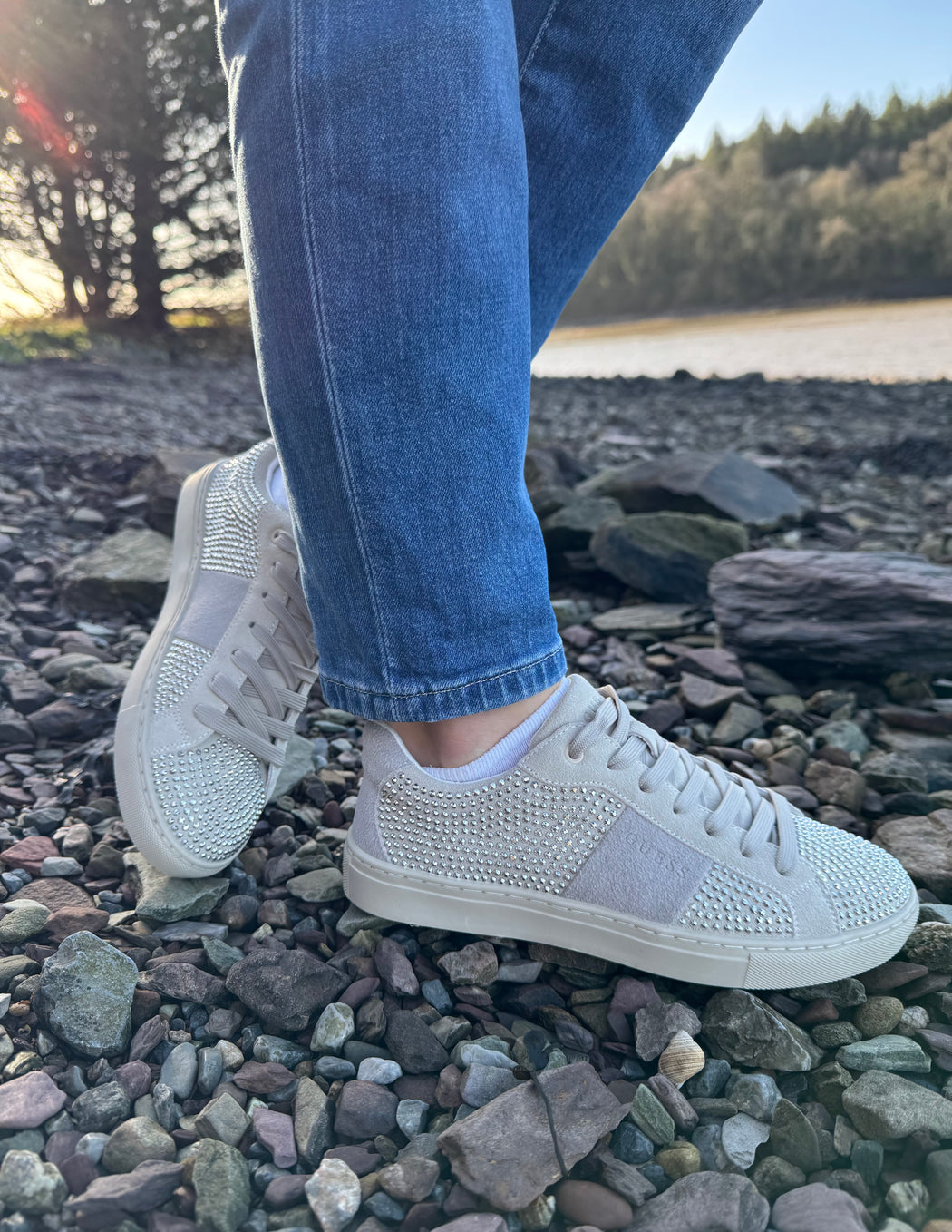 Guess grey diamanté sneaker flptodsue12