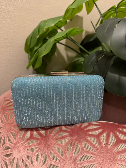 Blue clutch 8302