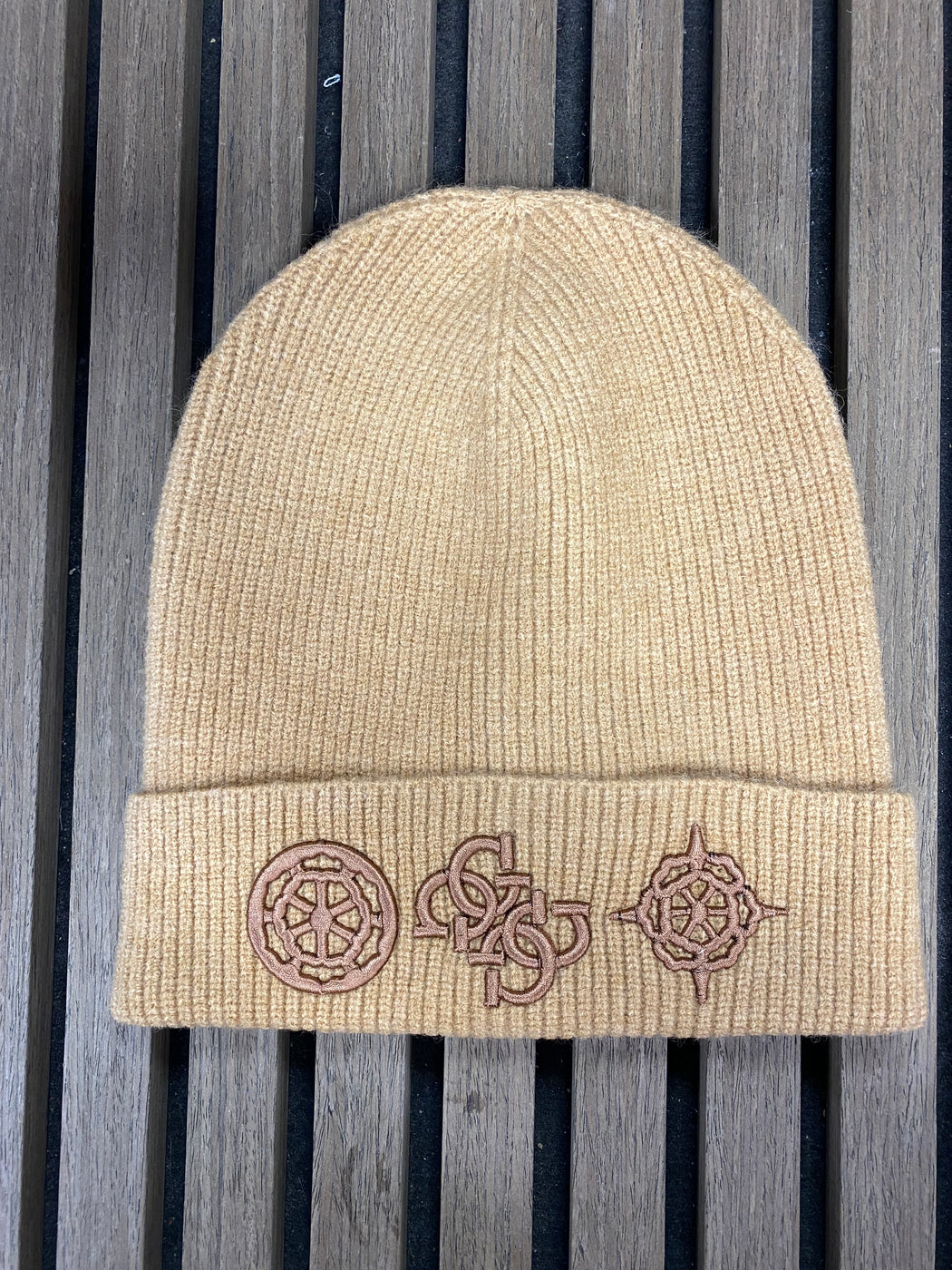 AW5177POL01 Guess beige beanie