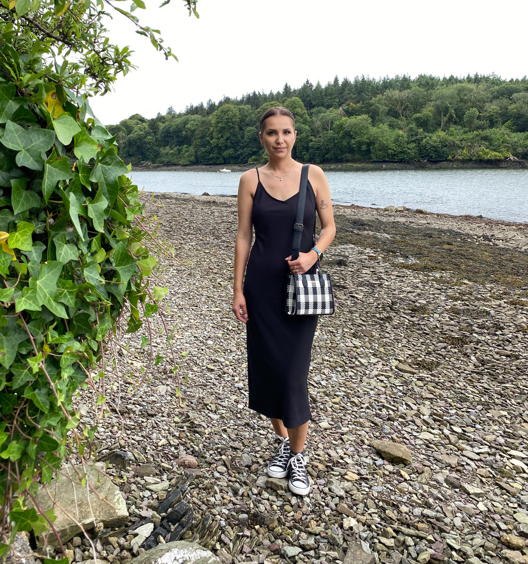 SIENNA MIDAXI DRESS IN BLACK