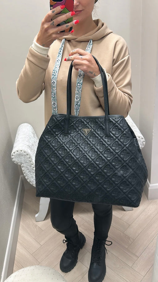 Guess Black ADELASIA Bag. QL965824