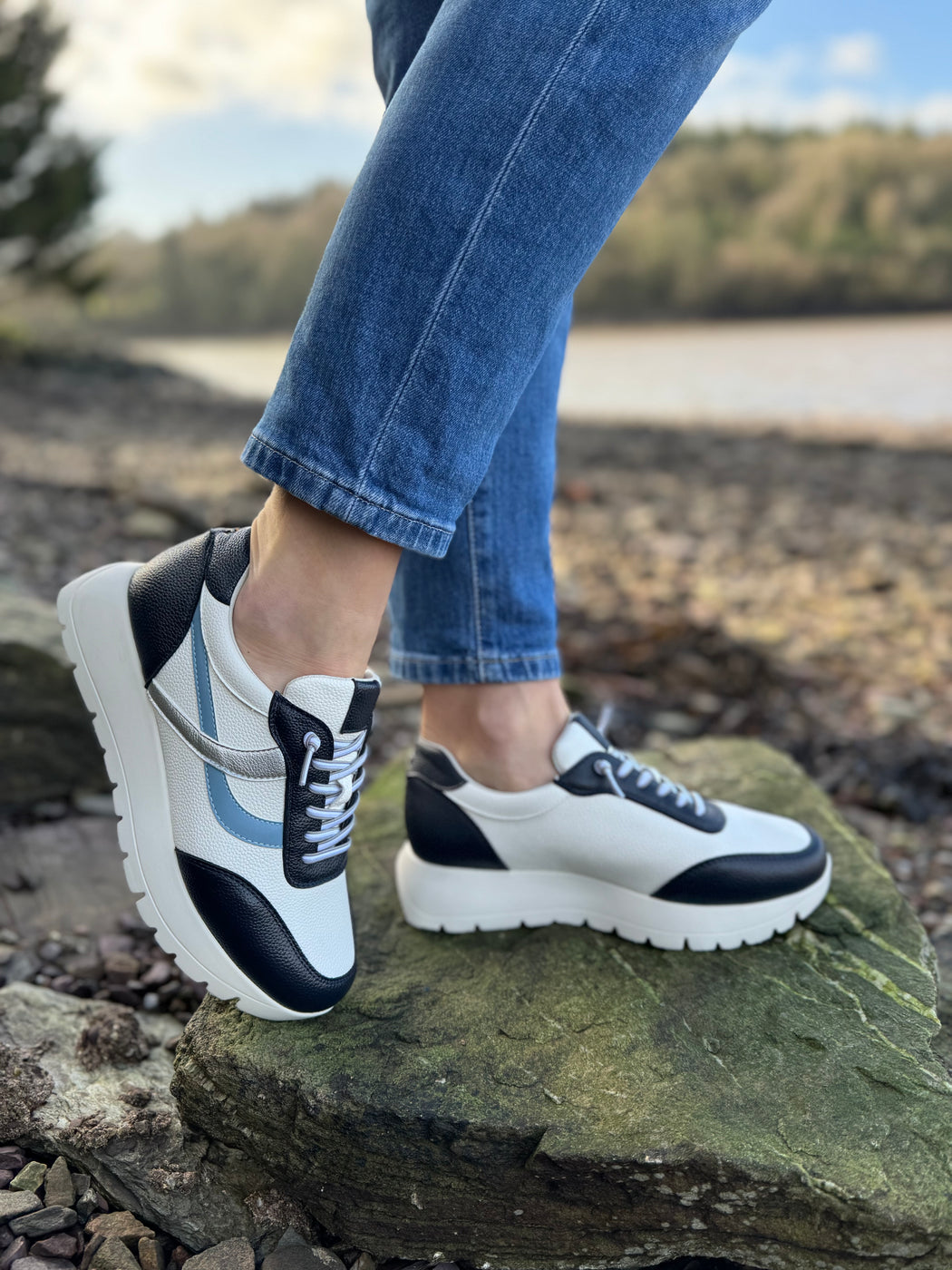 Akan one cobalt sneaker