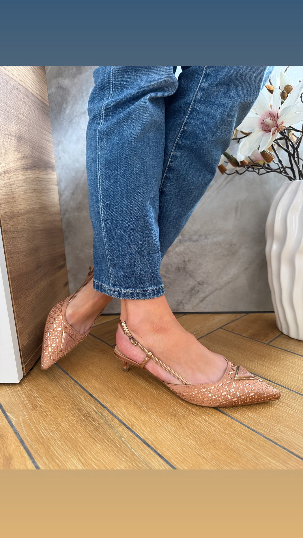 Guess satin rose gold embellished slingbacks flpjsysat05