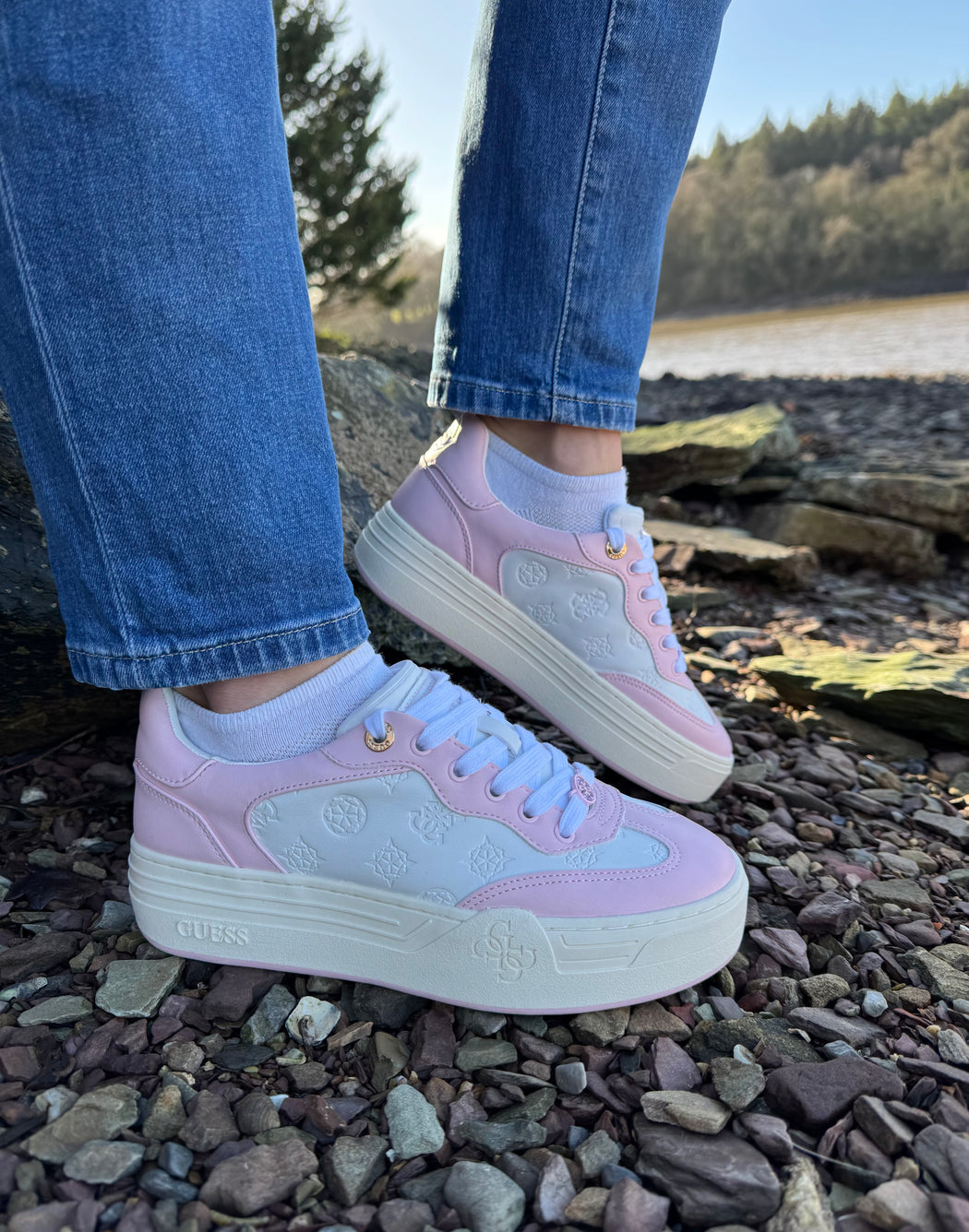 Pink guess sneakers flpswofal12