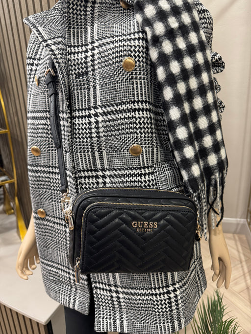 Guess black anning shoulder bag QG950814