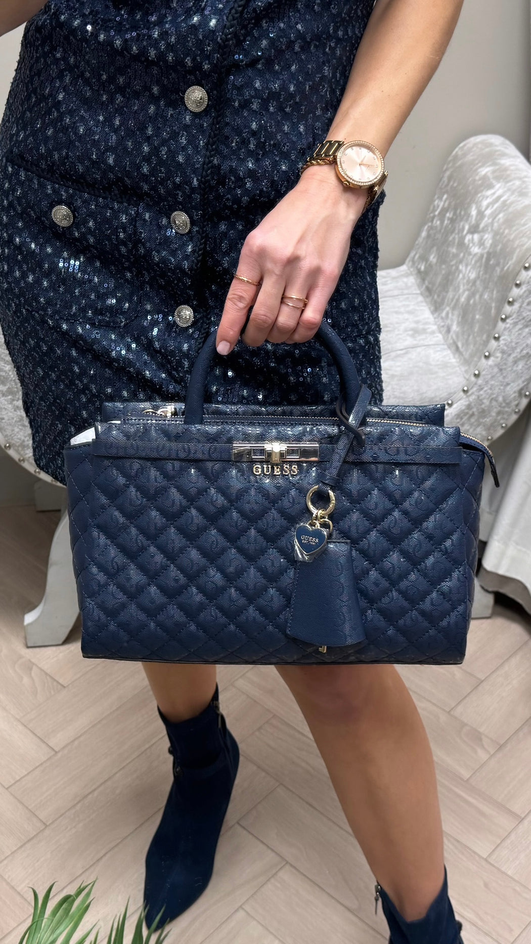 Guess bag GG815706 MIDNIGHT
IDRA