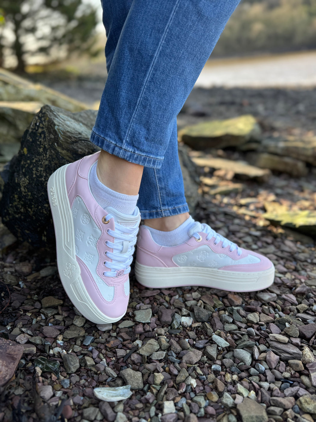 Pink guess sneakers flpswofal12
