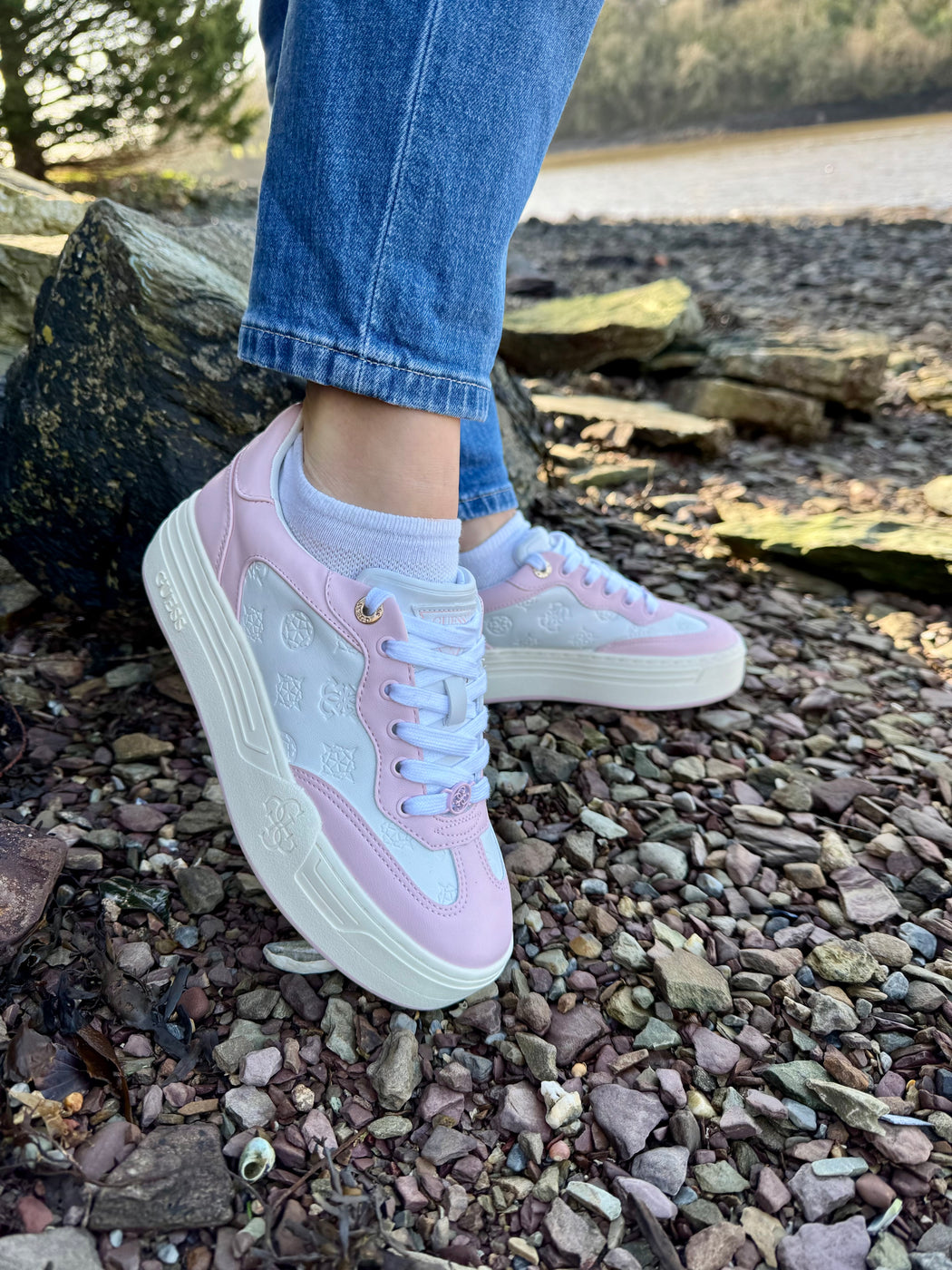 Pink guess sneakers flpswofal12