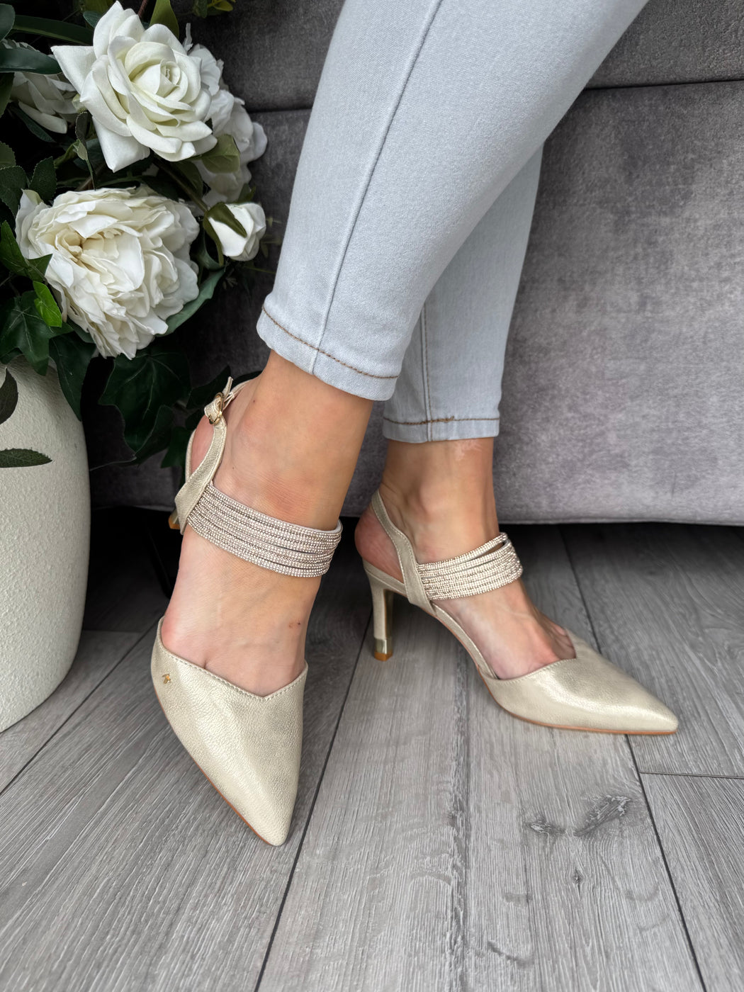Wishaw Gold Sparkle heel