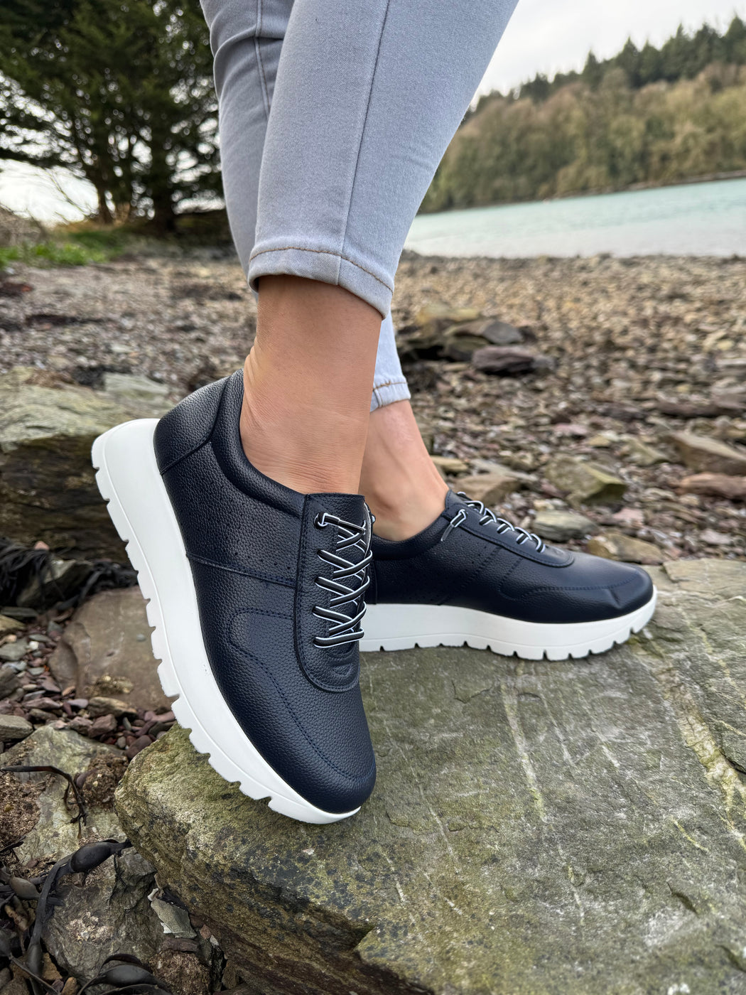 Kamoeni one cobalt sneaker