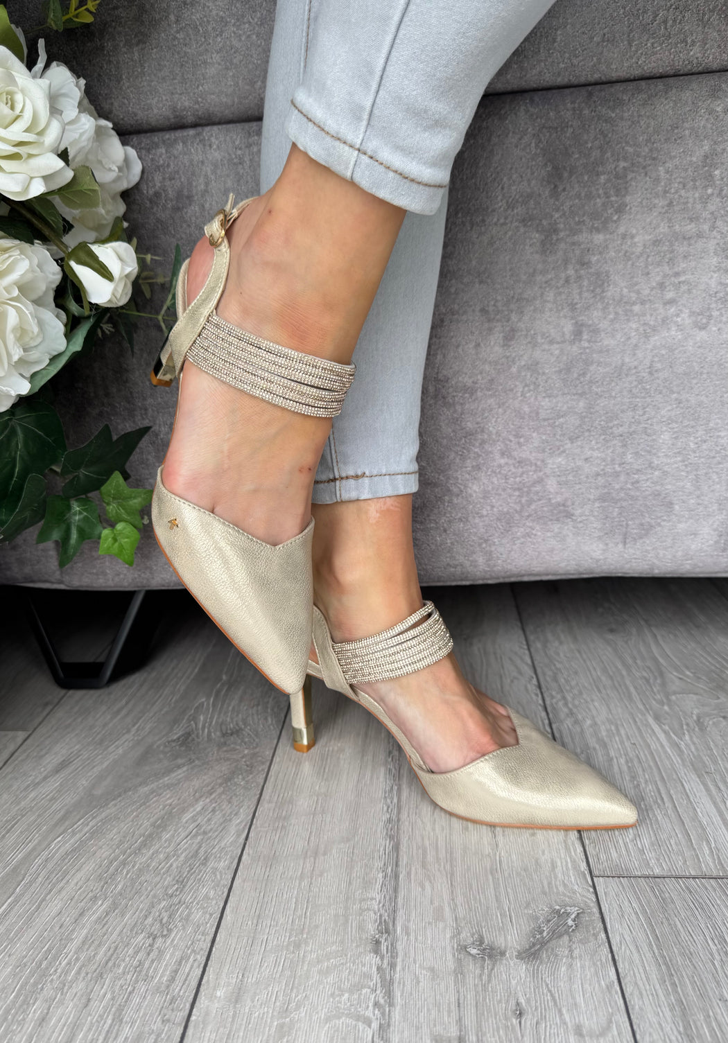 Wishaw Gold Sparkle heel