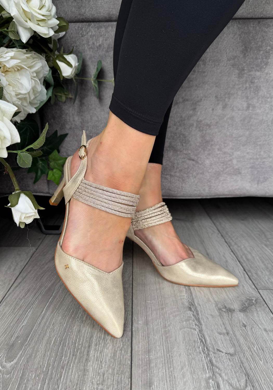 Wishaw Gold Sparkle heel