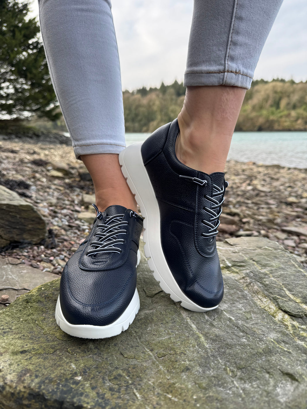 Kamoeni one cobalt sneaker