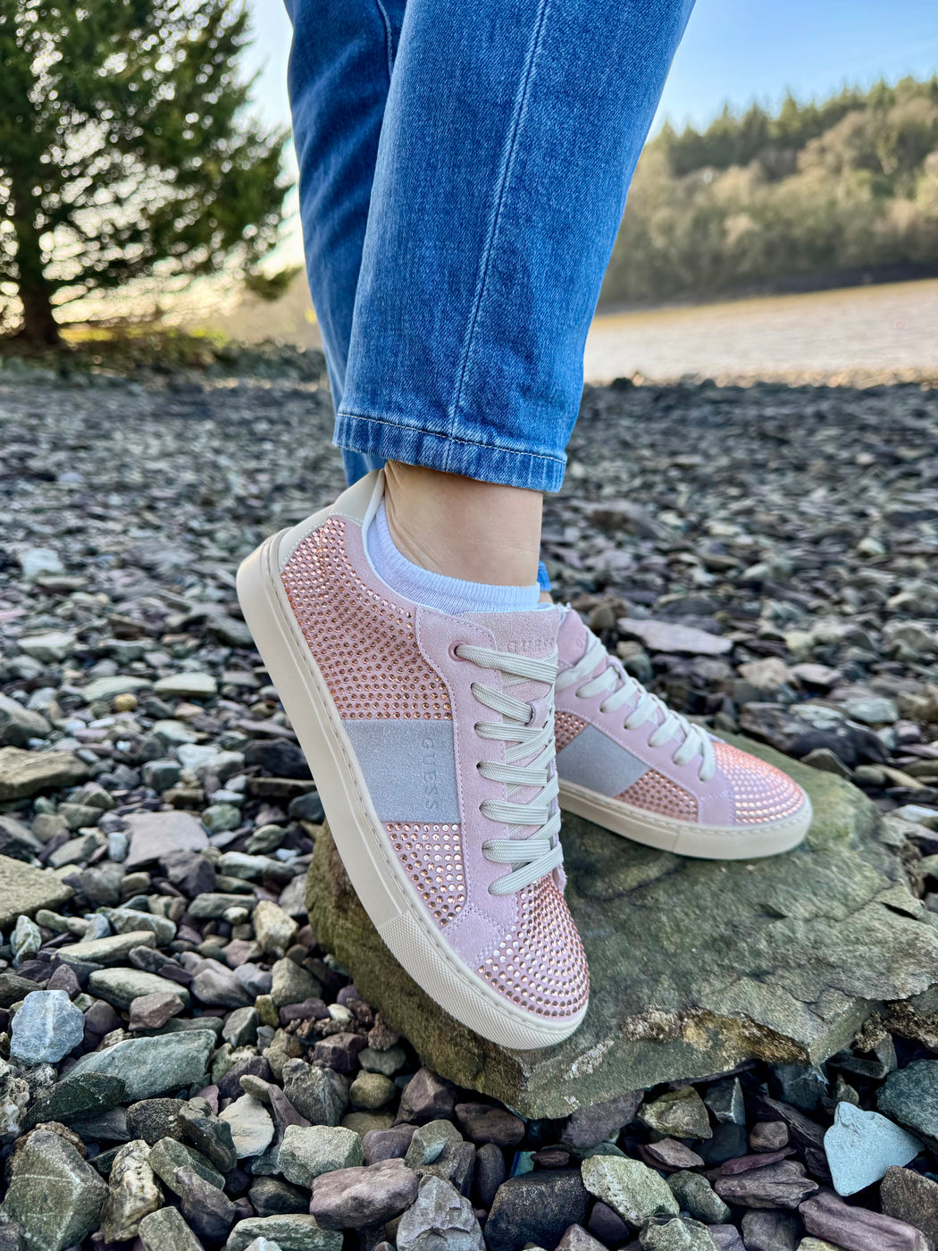 Guess pink diamanté sneaker flptodsue12