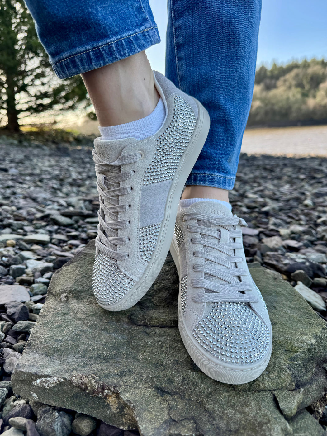 Guess grey diamanté sneaker flptodsue12
