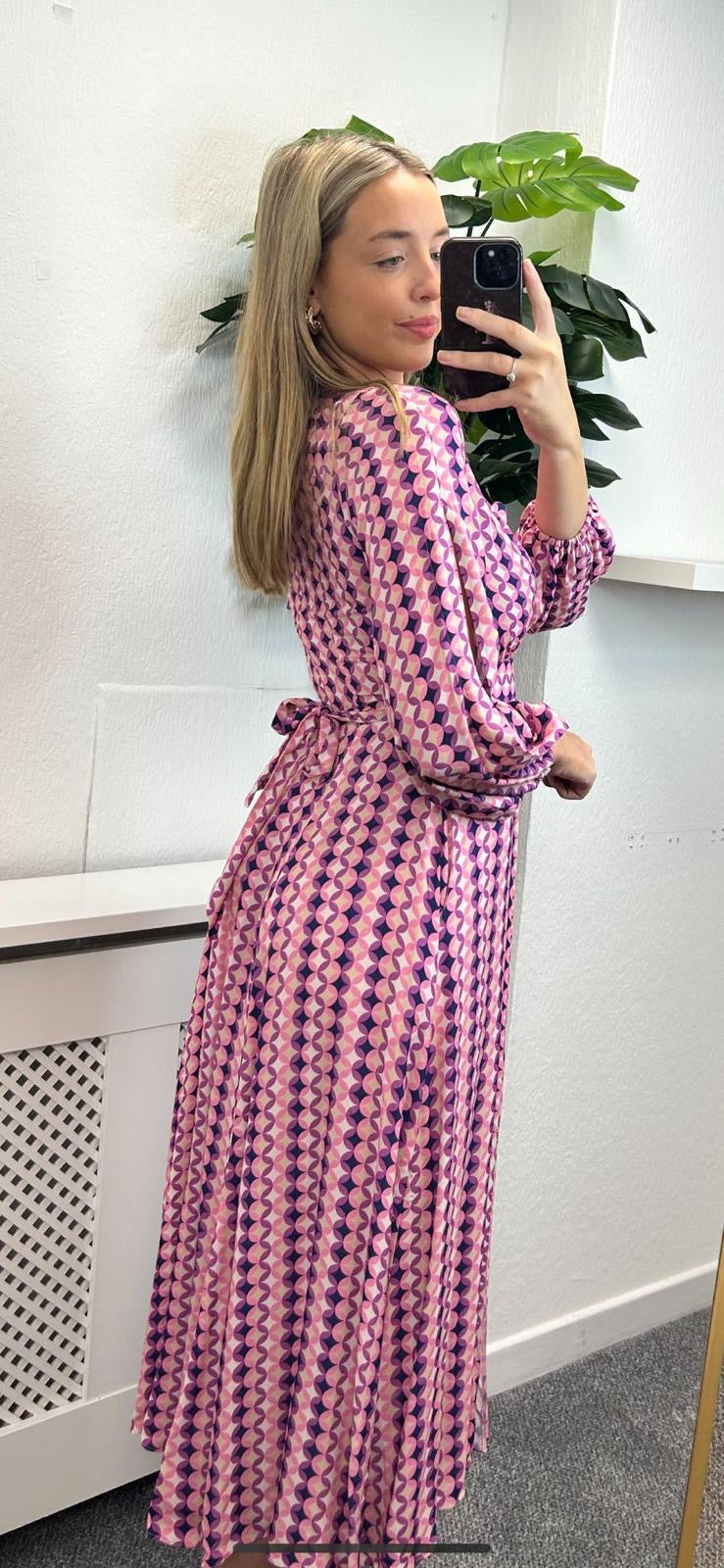 D9177 PINK FULL SKIRT WRAP DRESS