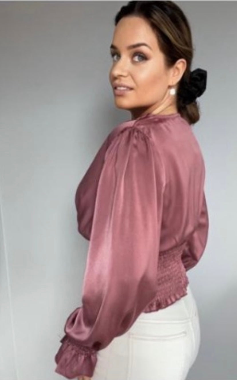 V2970 blush pink satin top
