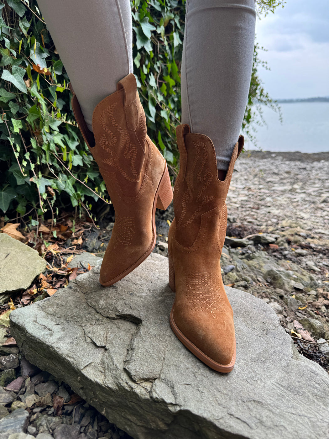 Guess 3/4 suede boots FLTSALSUE10