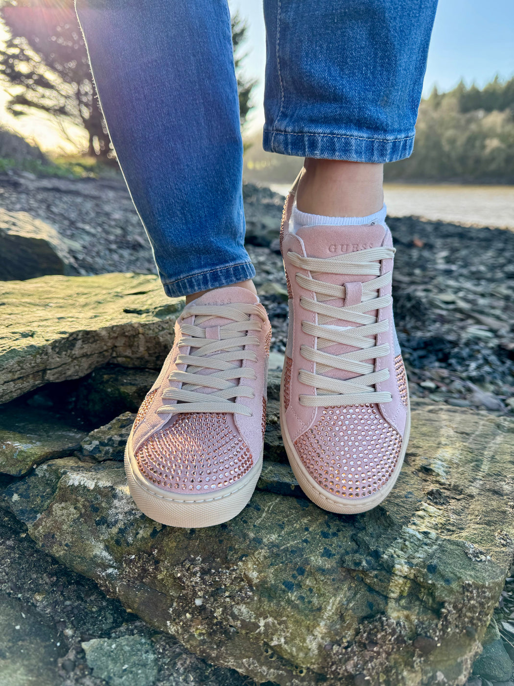 Guess pink diamanté sneaker flptodsue12