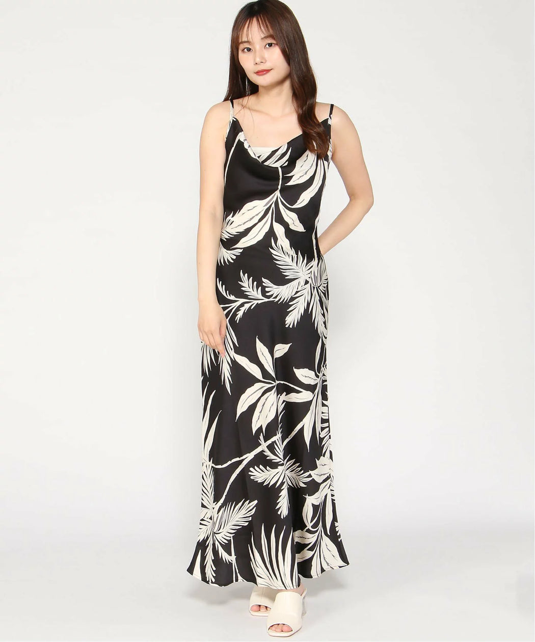 Guess akilina  boack satin slip dress w5gk85wh9c2