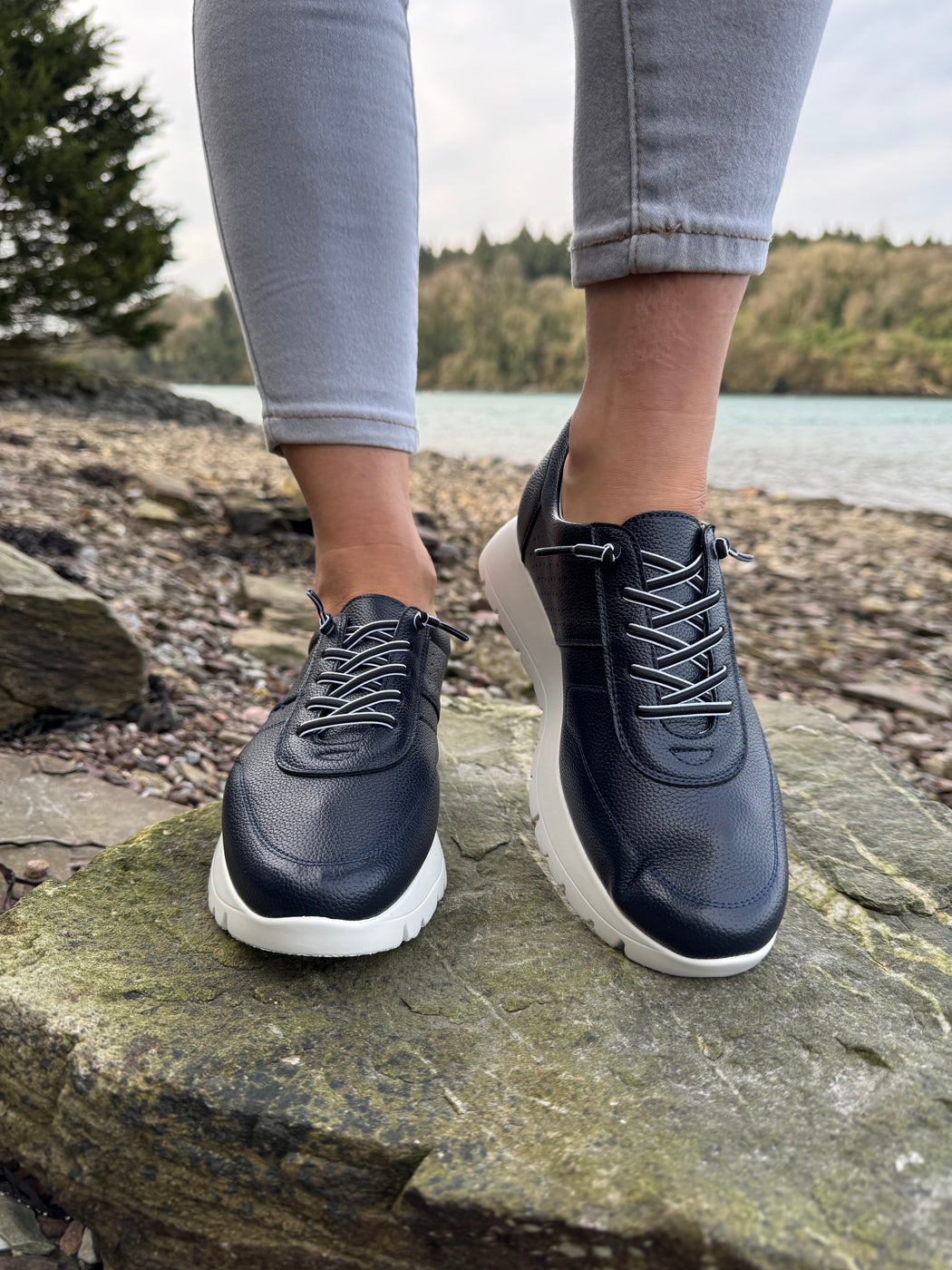 Kamoeni one cobalt sneaker