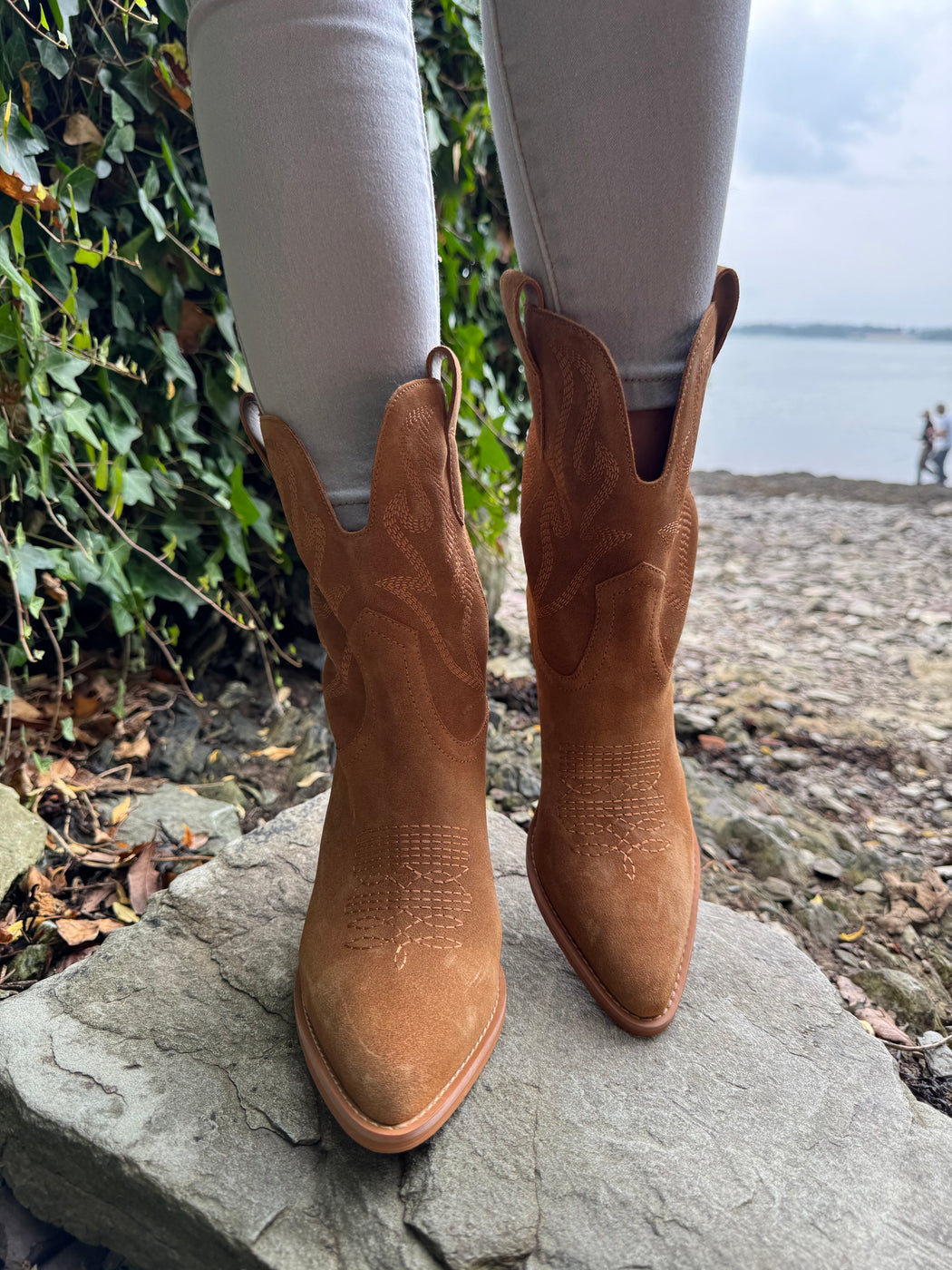 Guess 3/4 suede boots FLTSALSUE10