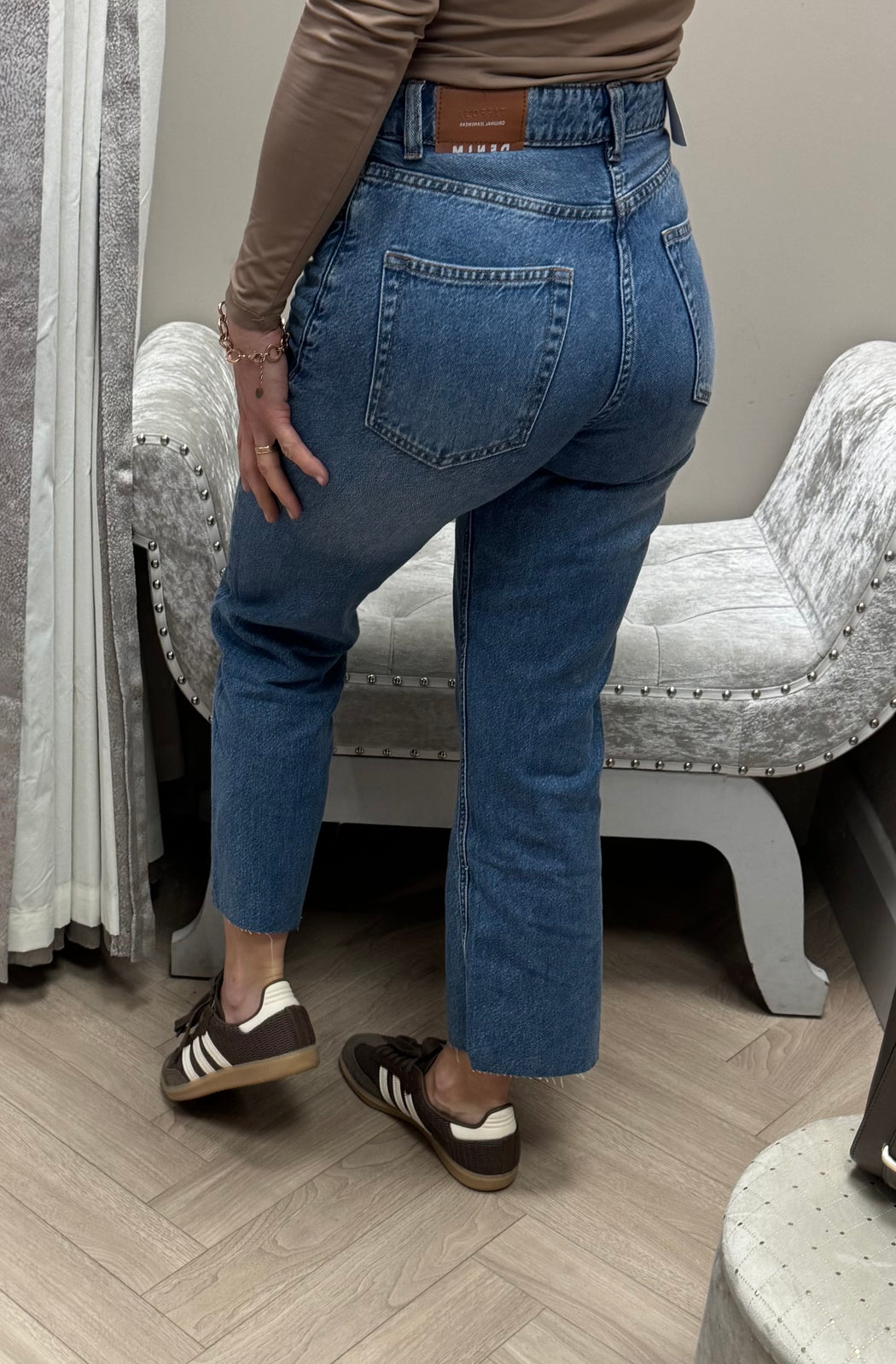 Cropped straight jean
