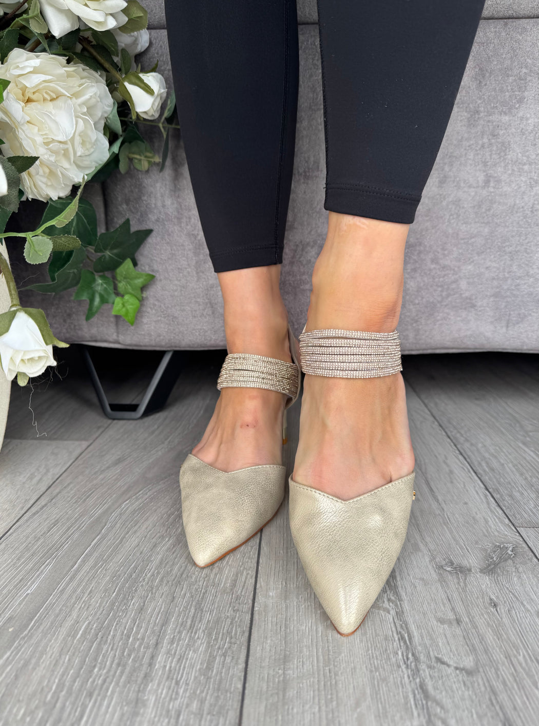 Wishaw Gold Sparkle heel