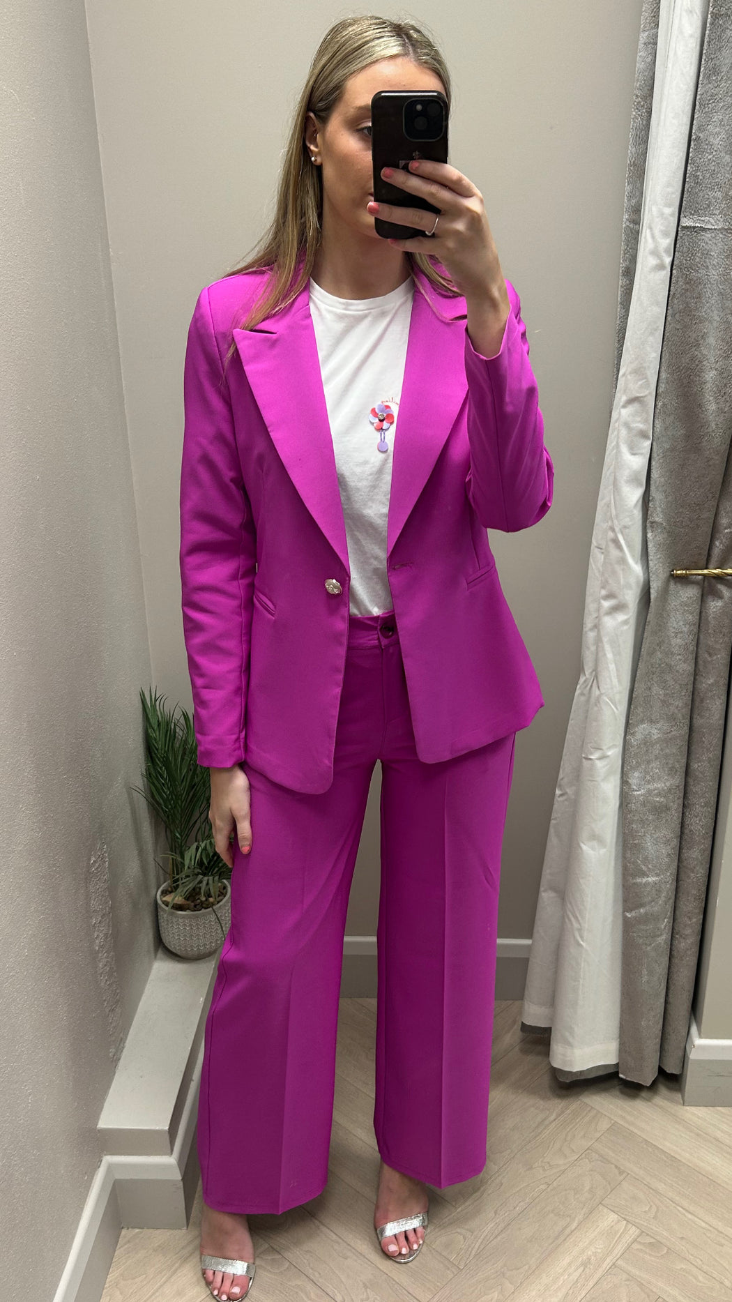 Sydney majenta  pink suit