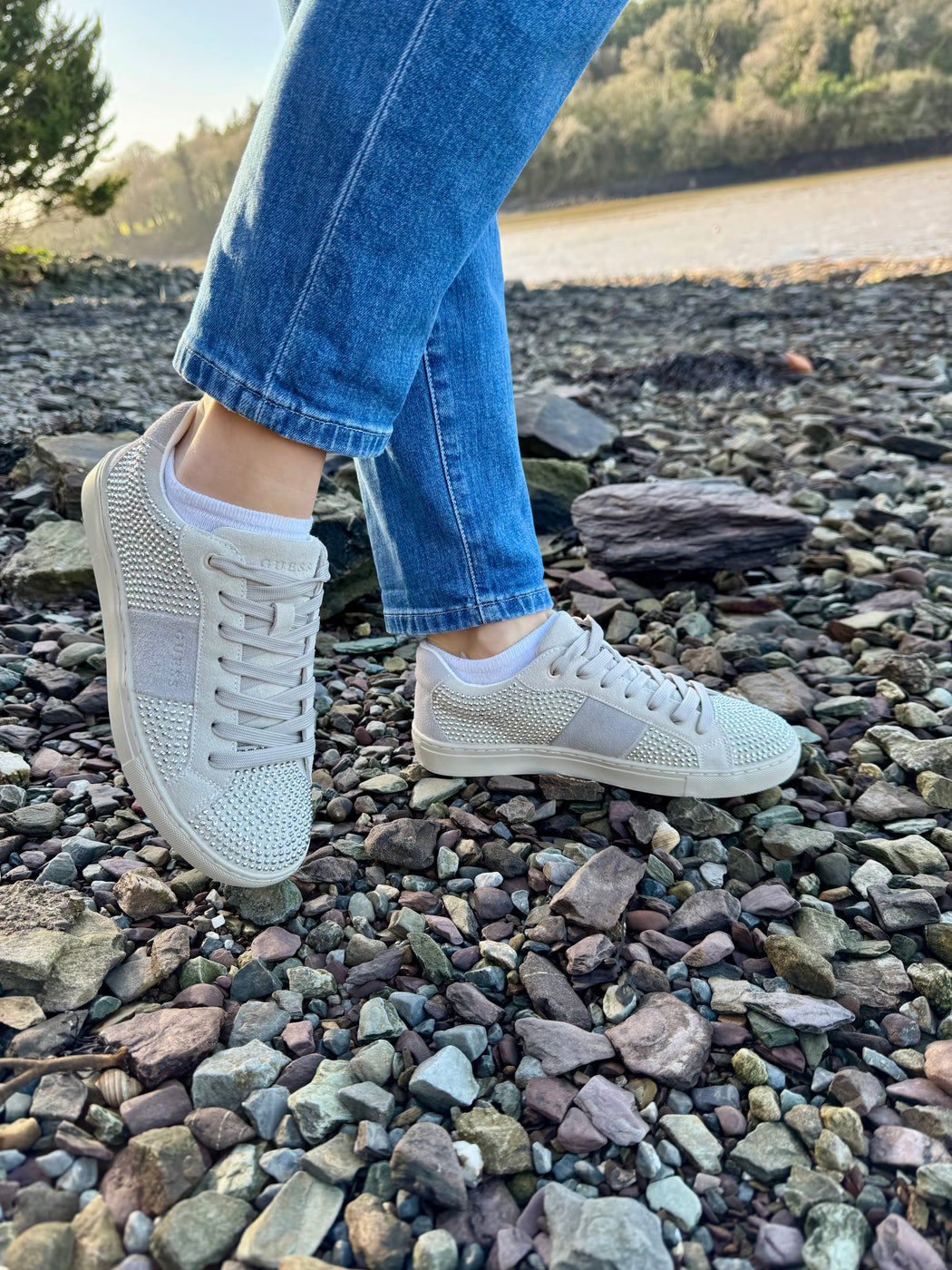 Guess grey diamanté sneaker flptodsue12