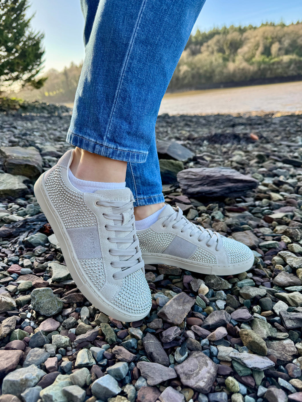 Guess grey diamanté sneaker flptodsue12