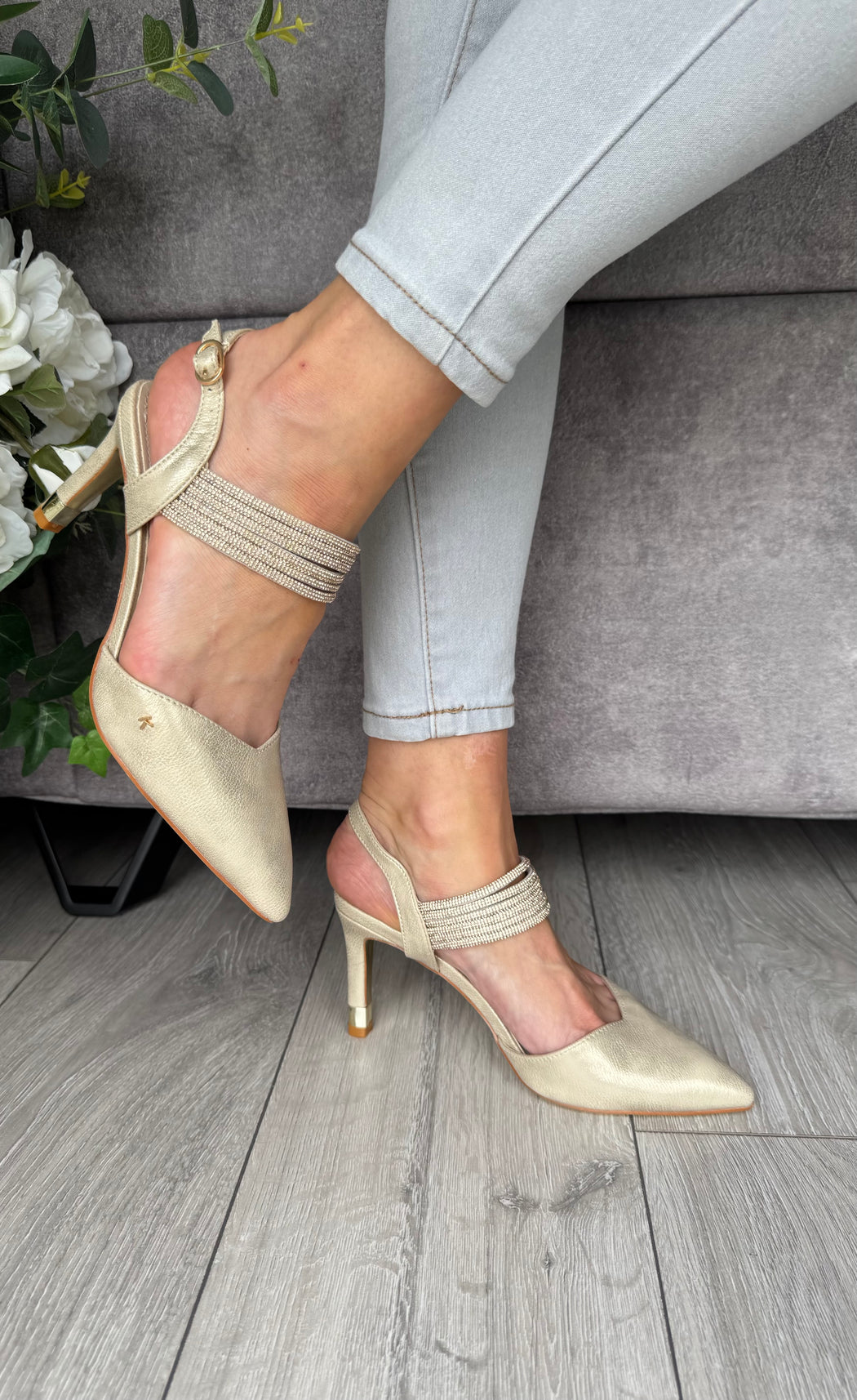 Wishaw Gold Sparkle heel