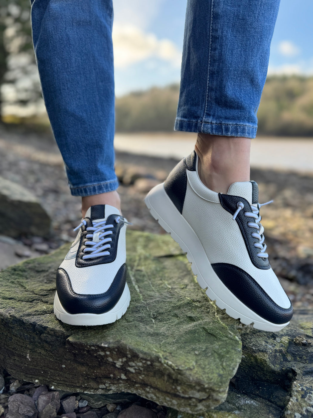 Akan one cobalt sneaker