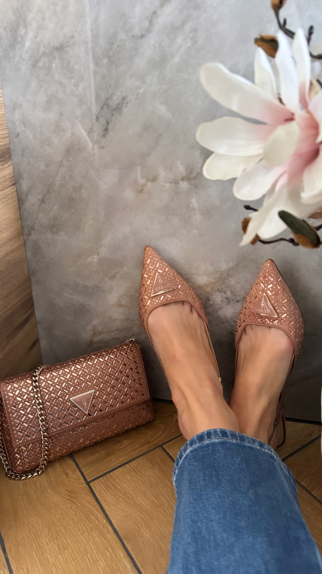 Guess satin rose gold embellished slingbacks flpjsysat05