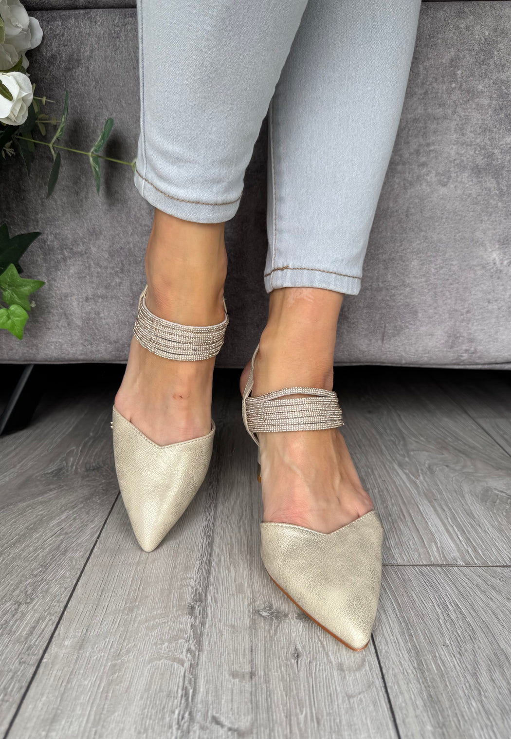 Wishaw Gold Sparkle heel