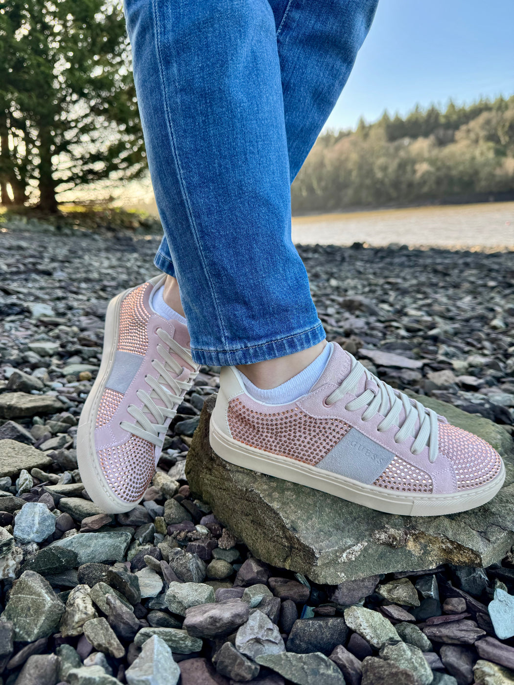Guess pink diamanté sneaker flptodsue12