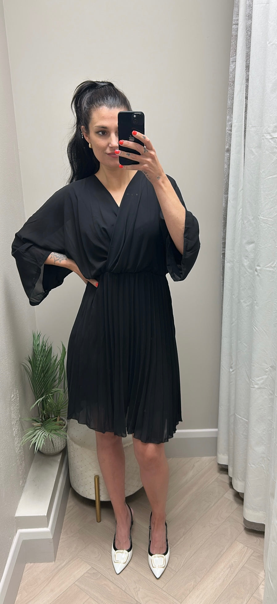 Mia black v-neck pleated dress