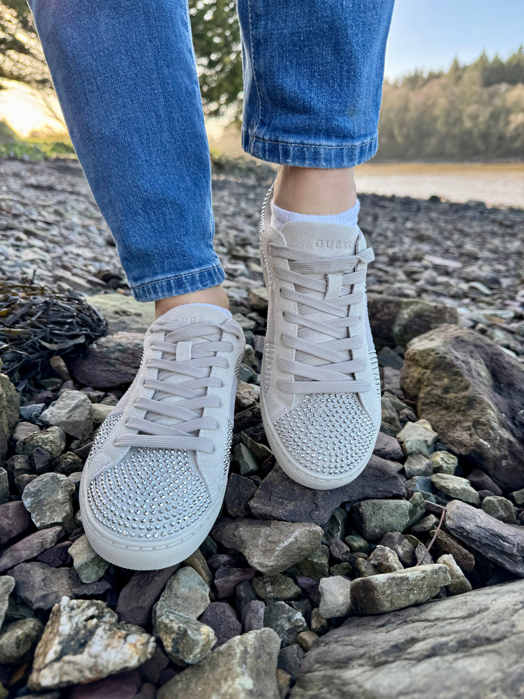 Guess grey diamanté sneaker flptodsue12