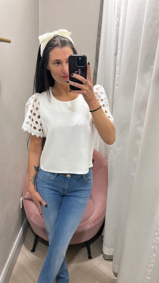 White embroidered puff sleeve top 22424LT