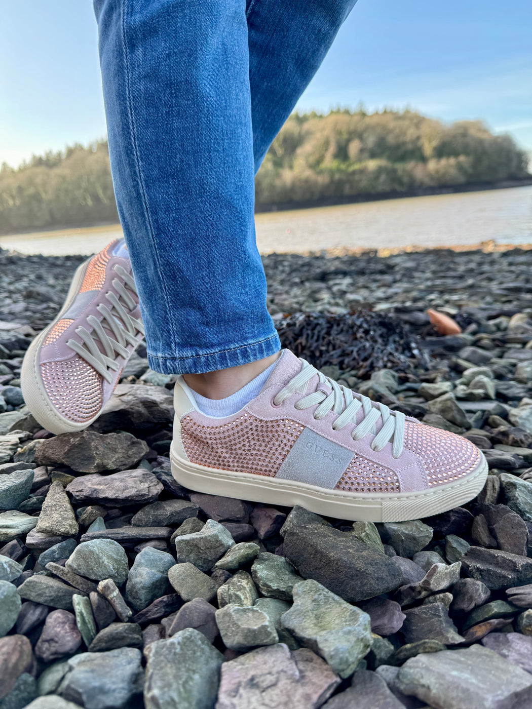 Guess pink diamanté sneaker flptodsue12